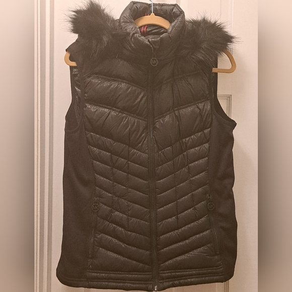 MICHAEL KORS Black Quilted Puffer Vest W/Faux Fur Trim, Removable Hoodie, Sz L - Picture 5 of 16